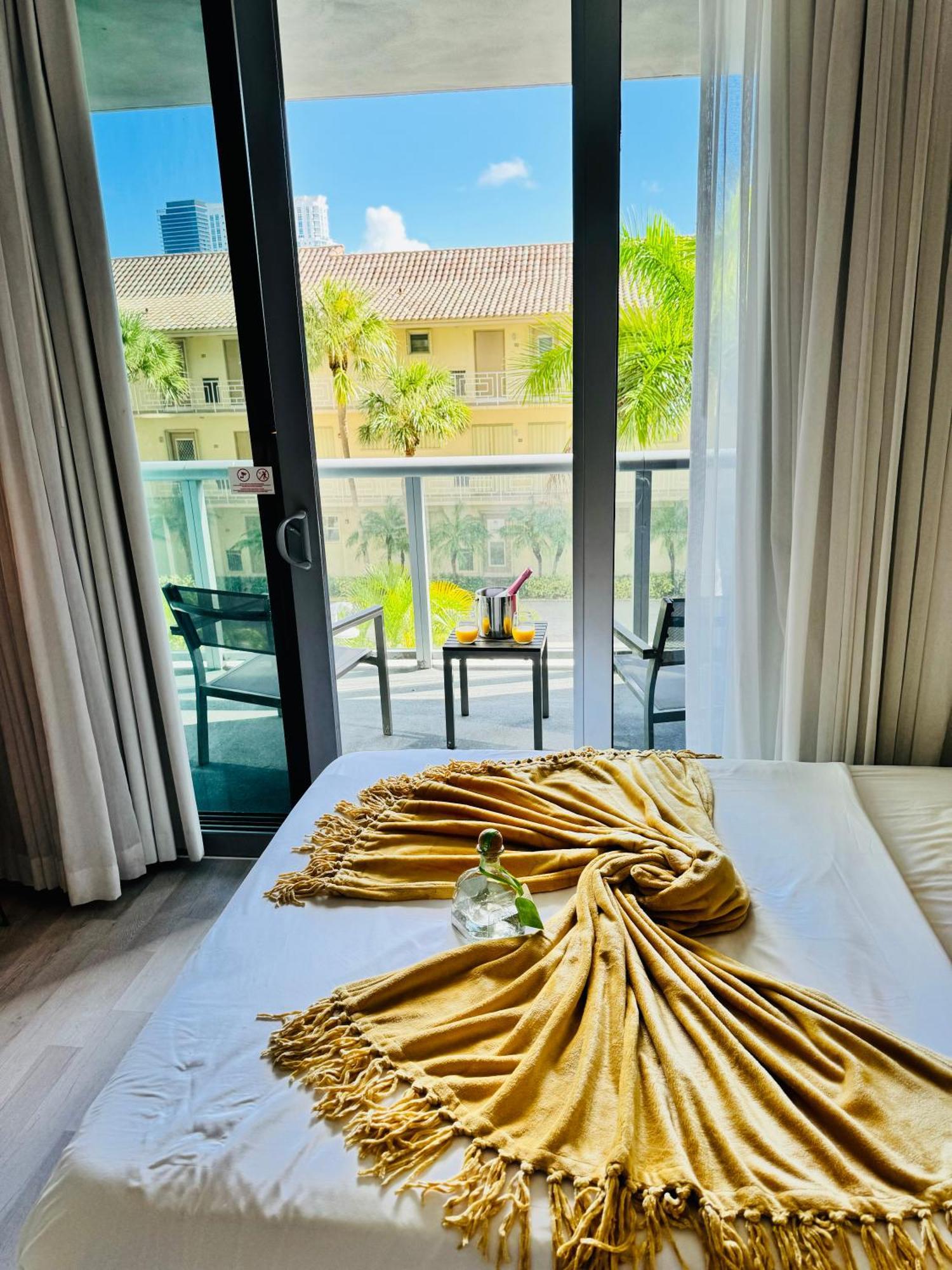 Beachwalk Resort & Condos Plaja Hallandale Exterior foto