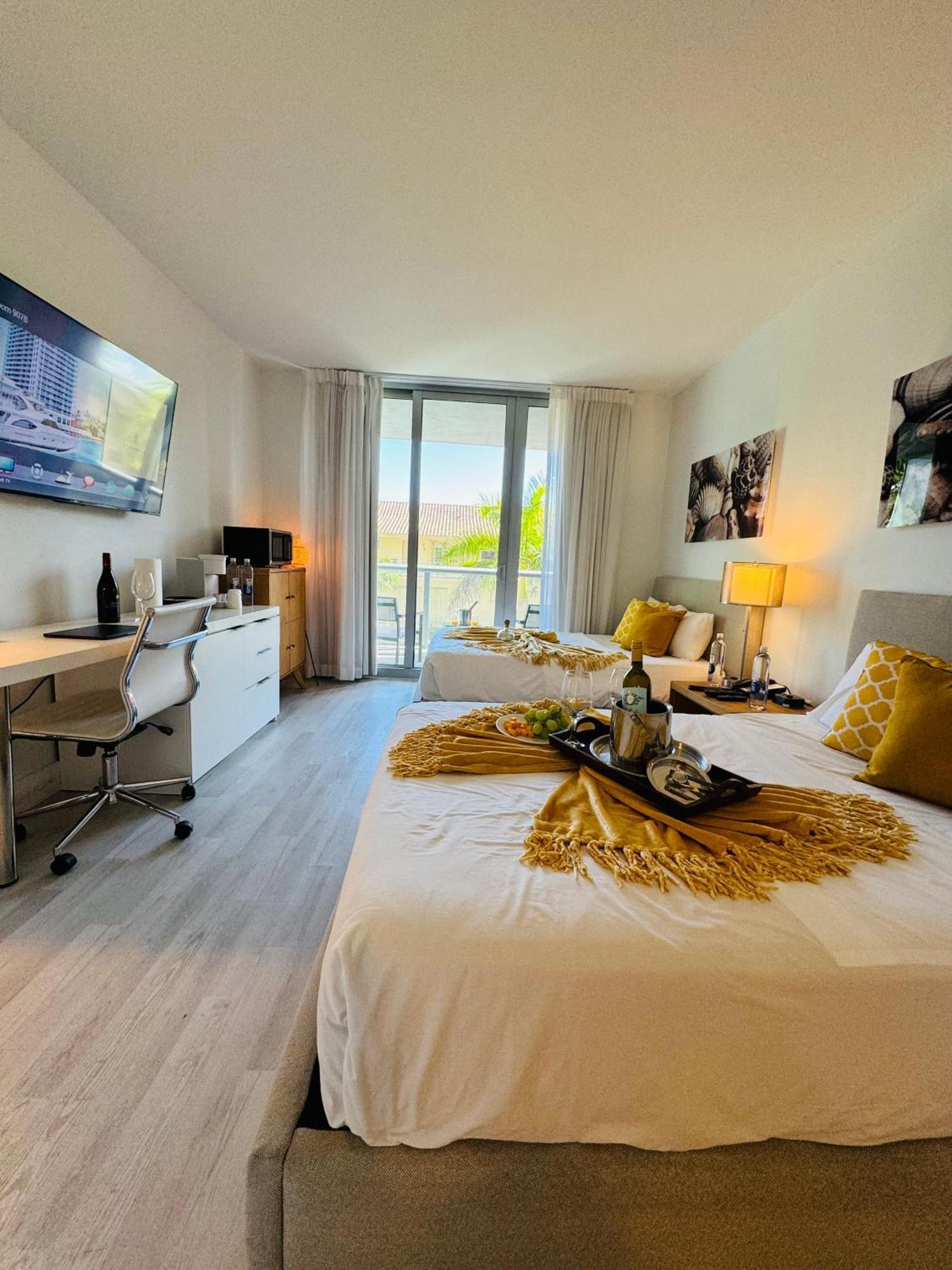 Beachwalk Resort & Condos Plaja Hallandale Exterior foto