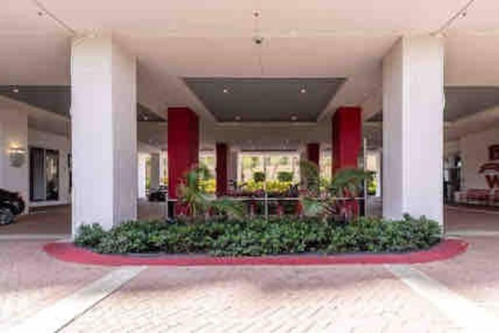 Beachwalk Resort & Condos Plaja Hallandale Exterior foto