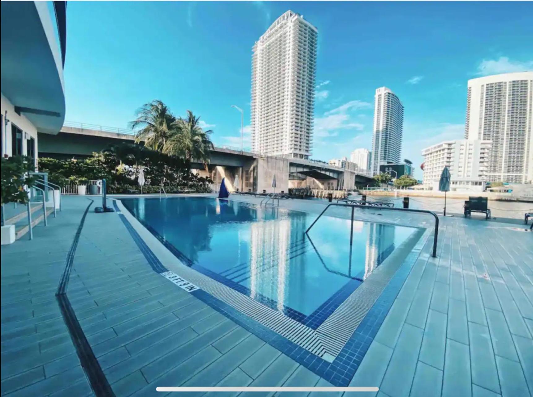 Beachwalk Resort & Condos Plaja Hallandale Exterior foto