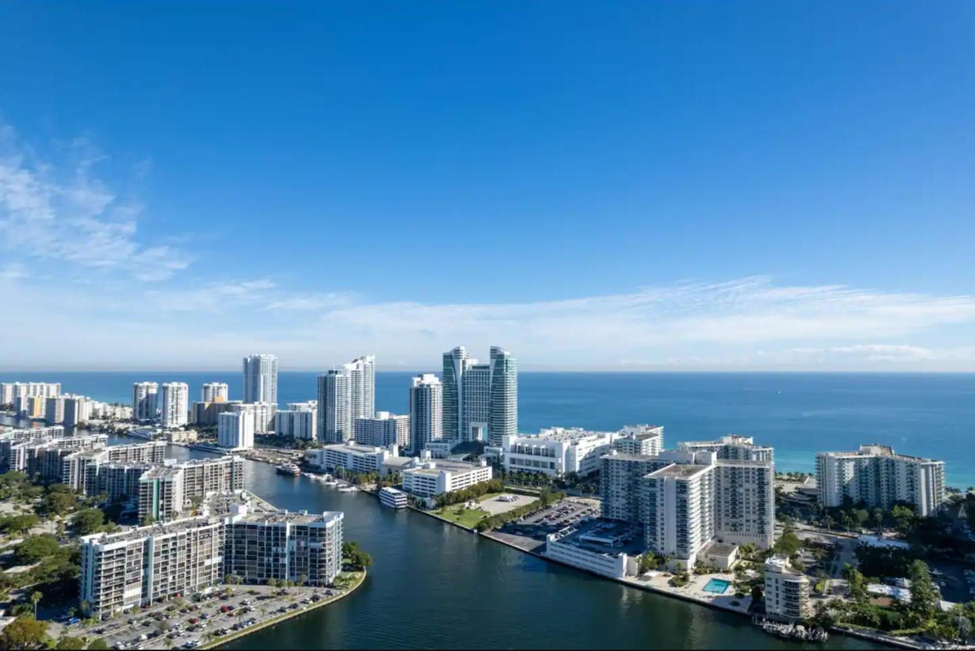 Beachwalk Resort & Condos Plaja Hallandale Exterior foto